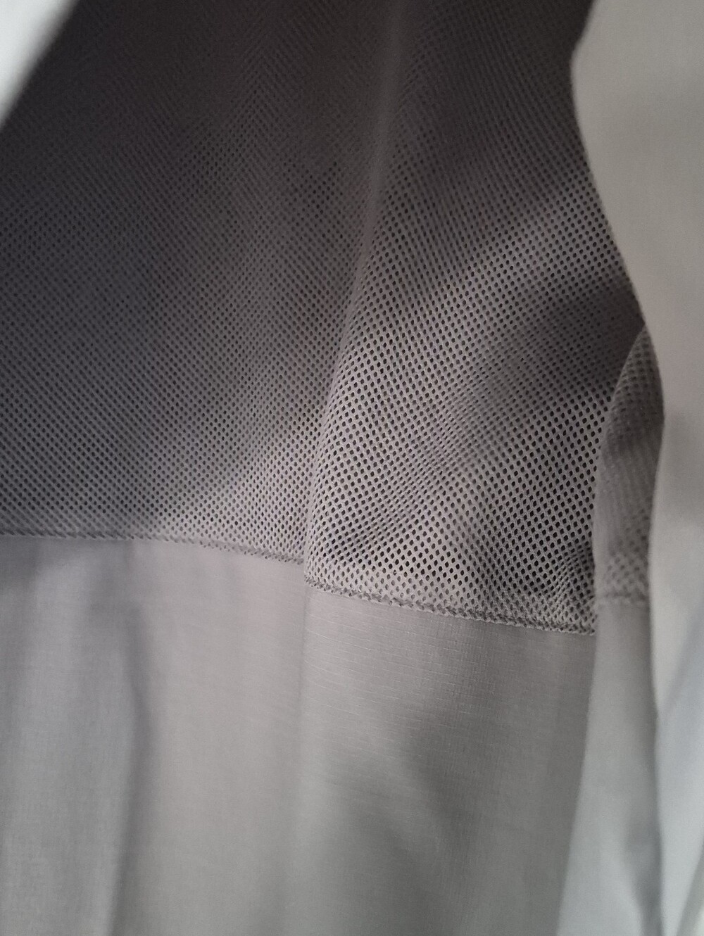 Simms NWT Men's Latitude Hoody, featuring UPF 50 sun protection mechanical Vent - Picture 9 of 16